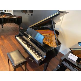 Steinway & Sons S-155 (2001)