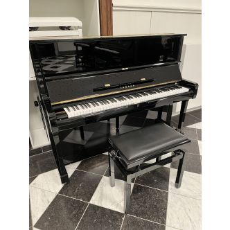 Yamaha U1 (1975)