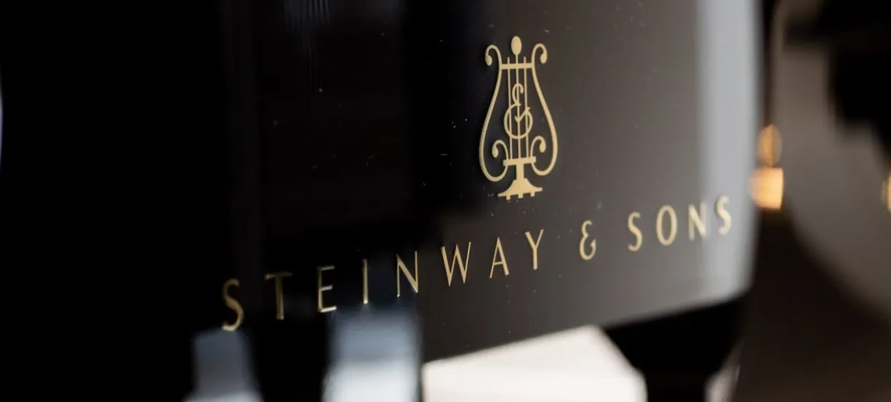 Steinway & Sons D-274