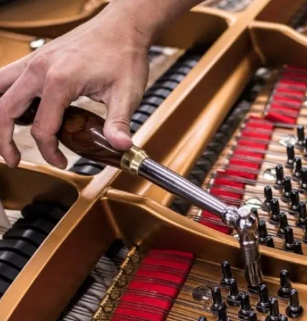 Piano stemmen met een stemsleutel