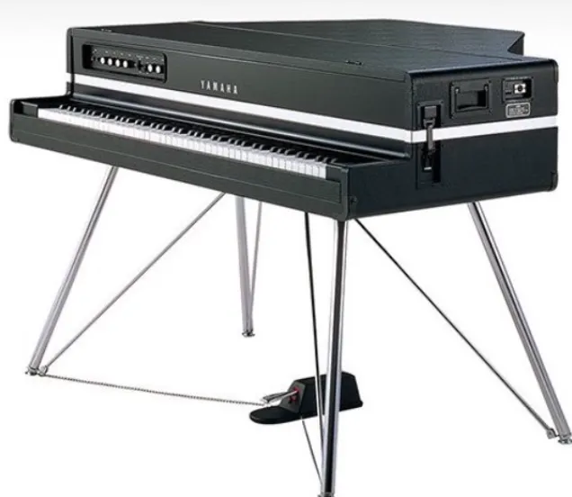 De Yamaha CP80 Elektro-akoestische vleugelpiano