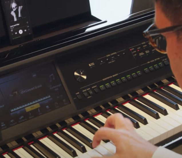 Yamaha CVP809