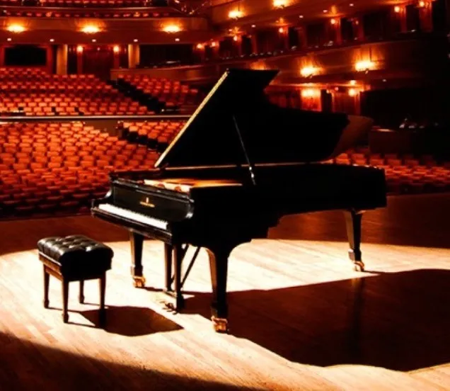 Huur akoestiche piano