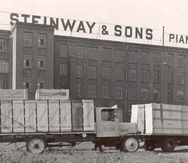 Steinway & Sons Ultra Hamburg  