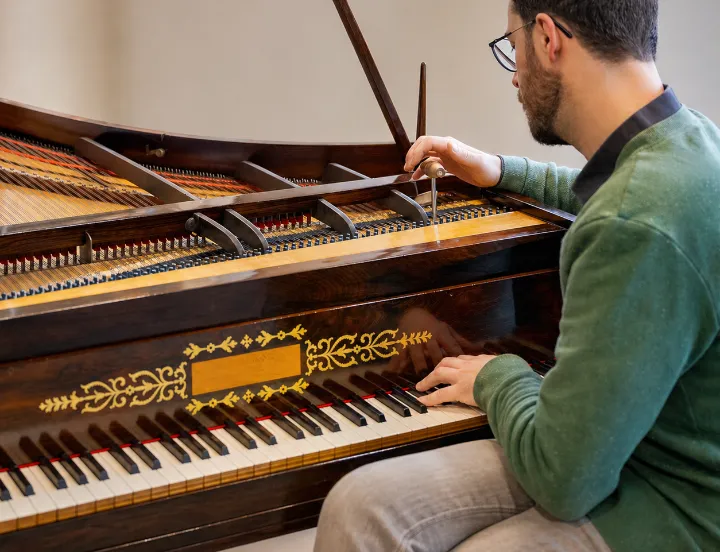 pianotuner at work