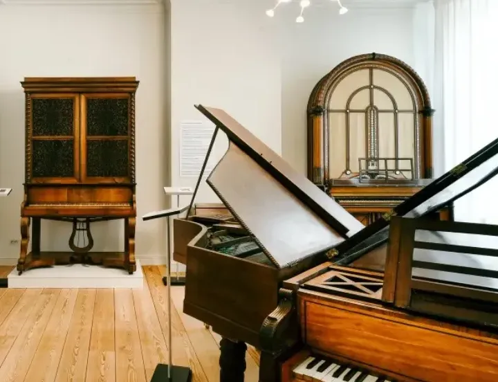 Piano's Maene Geschiedenis - Meer dan 85 jaar ambacht